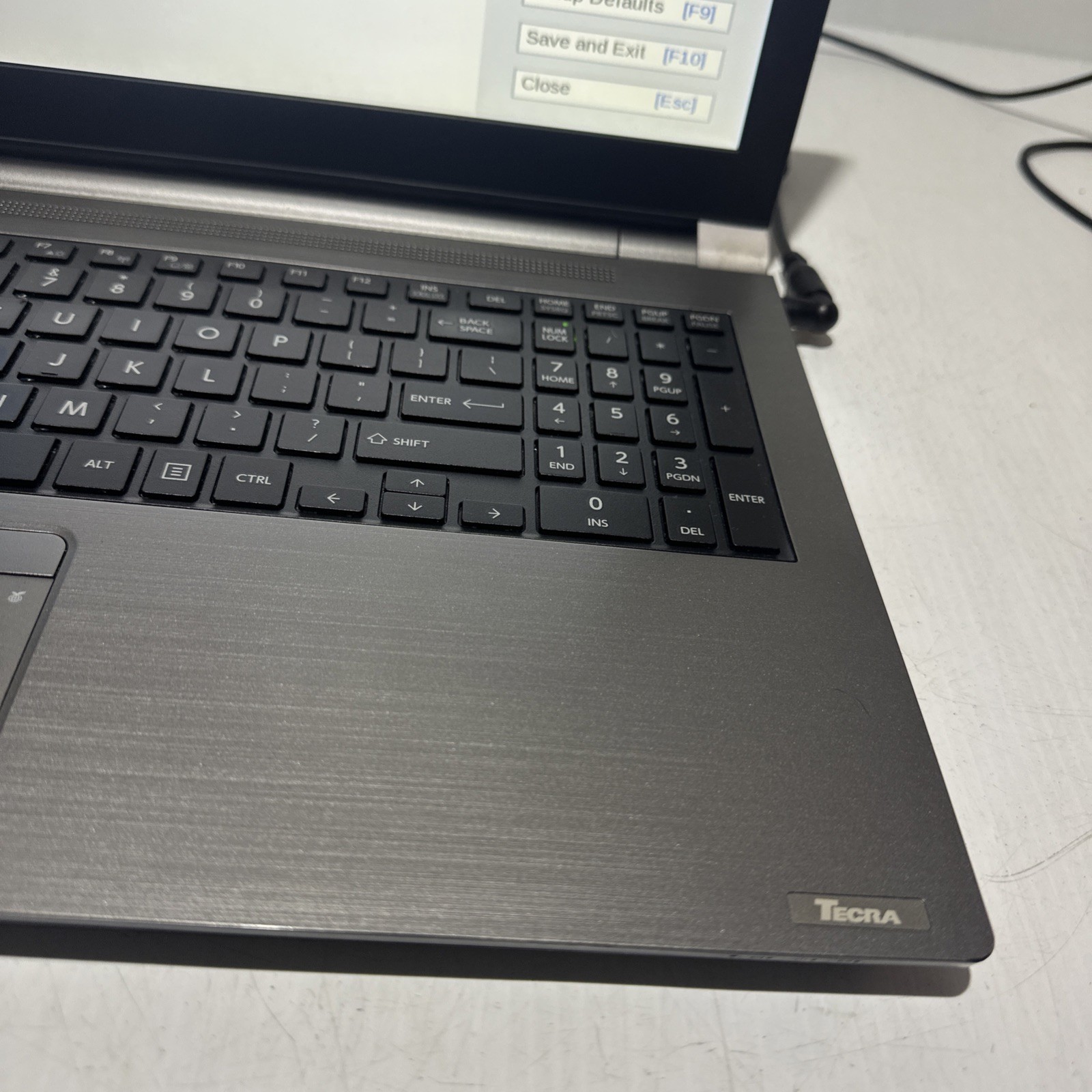 Toshiba Tecra Z50-C 15″ Laptop i7-6600u 4gb Ram No Drives Boots Bios