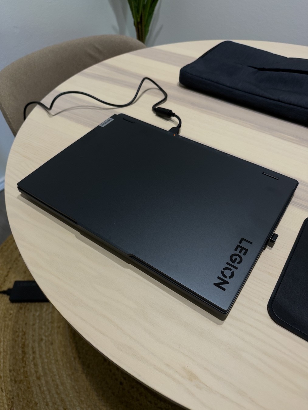 Lenovo Legion Pro 7 16IRX8H i9-13900HX RTX 4080 16GB 1TB SSD 240Hz + G305 Mouse