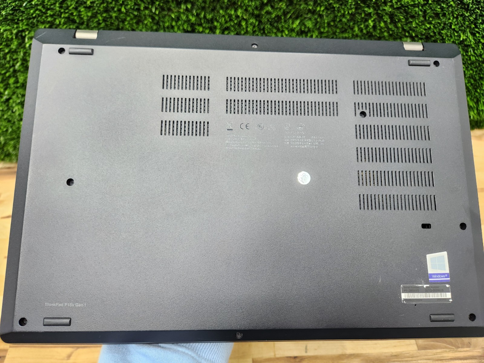Lenovo ThinkPad P15V Gen 1 15.6″ FHD i7-10875H 2.30GHz 32GB RAM Windows 11 Pro ~