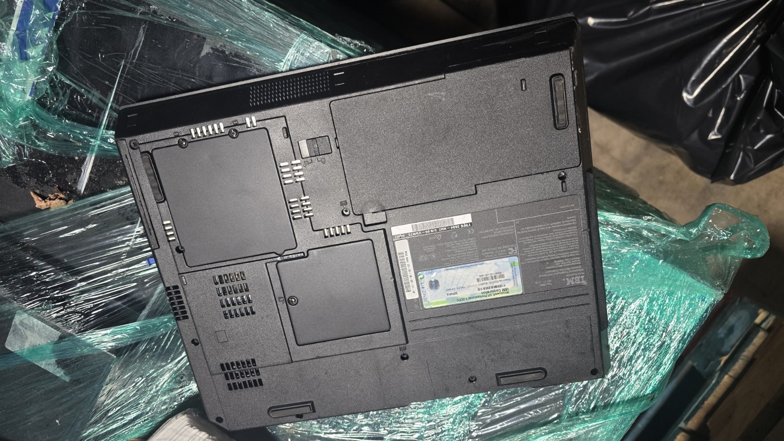 IBM ThinkPad R40e models Laptop PENTIUM P4 M 256MB SEE NOTES