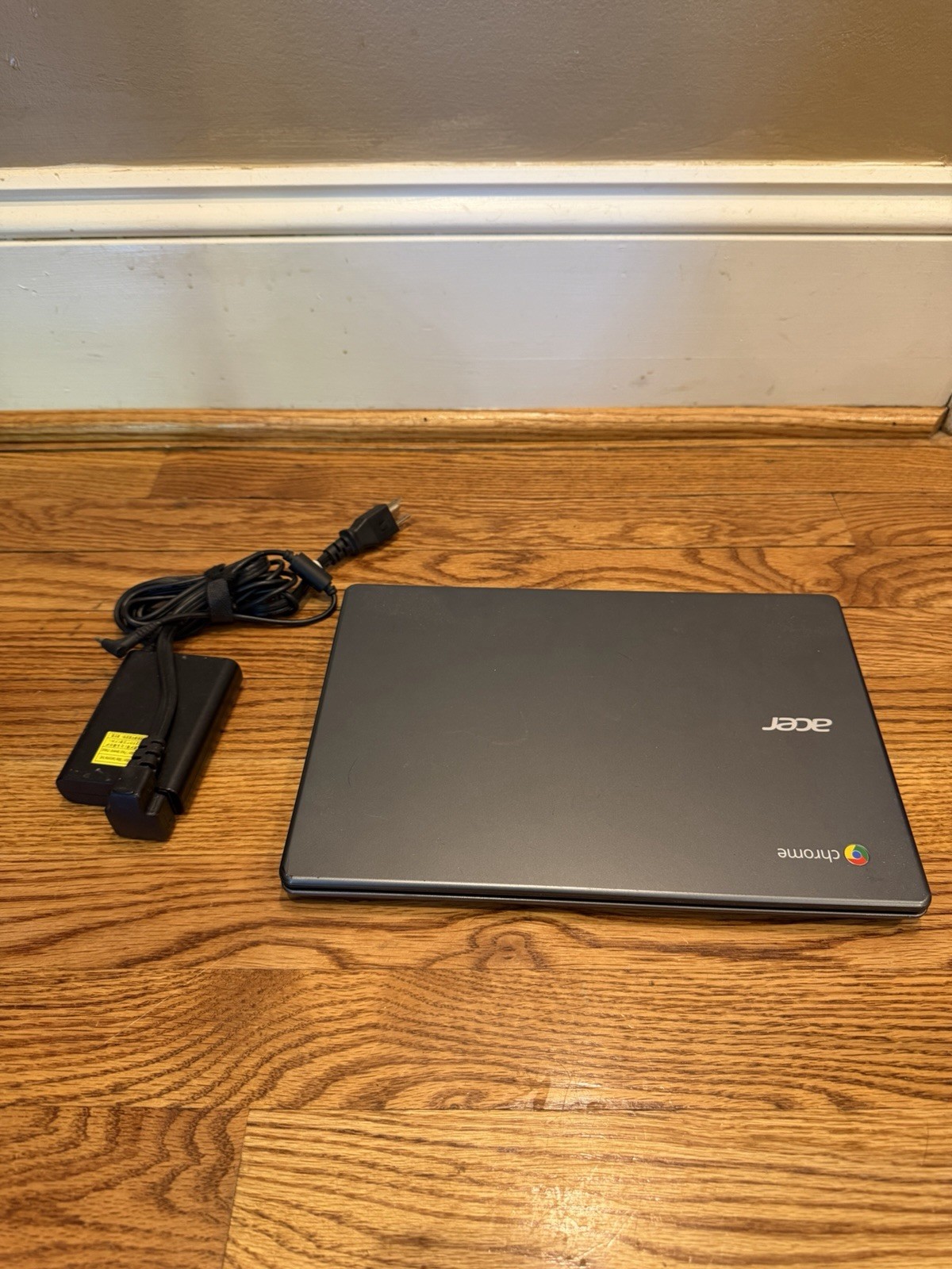 Acer Chromebook C720 Series Model # ZHN With The Adapter Cord Good Condition