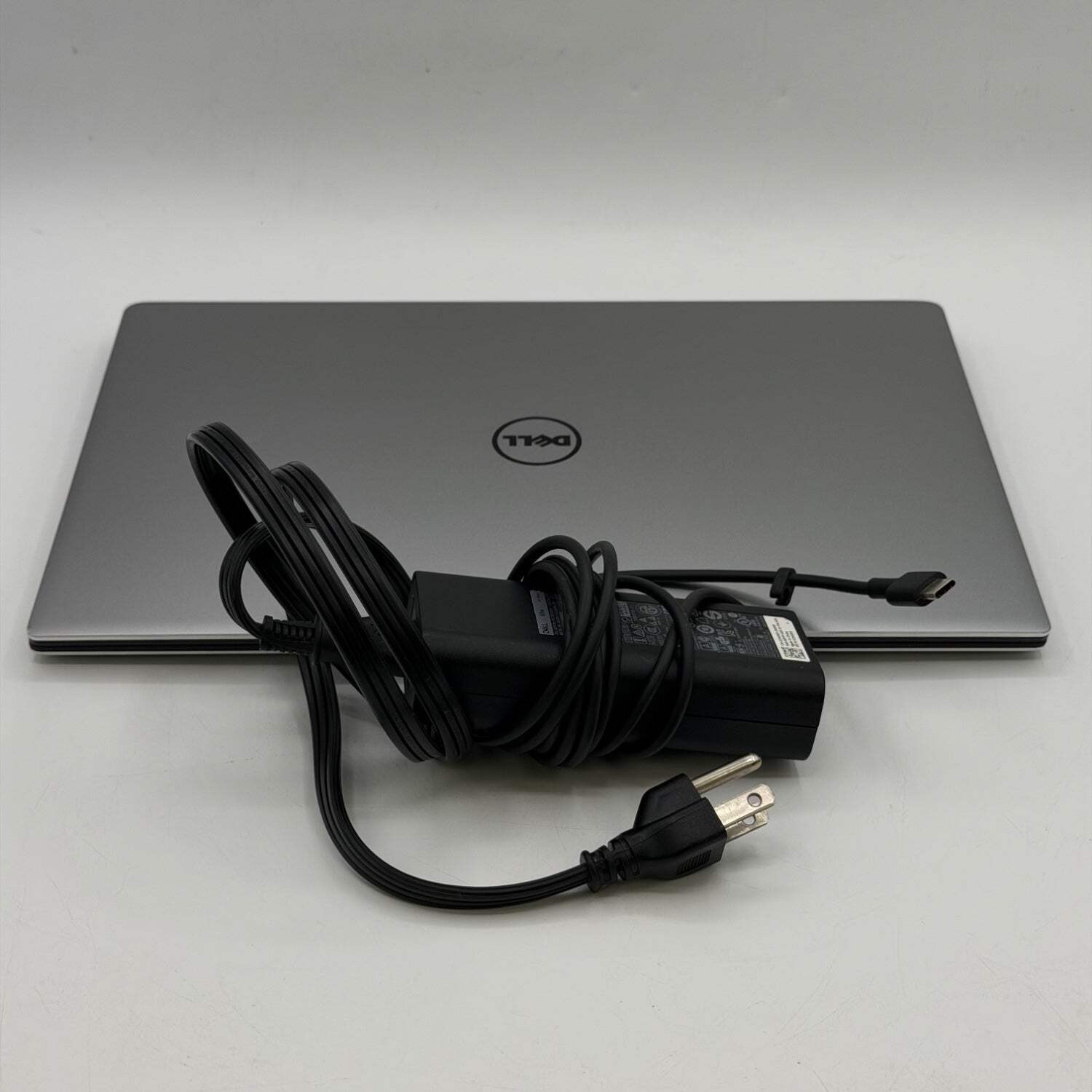 Dell XPS 9360 13.3″ i7-7660u 2.5GHz 16GB RAM 256GB SSD