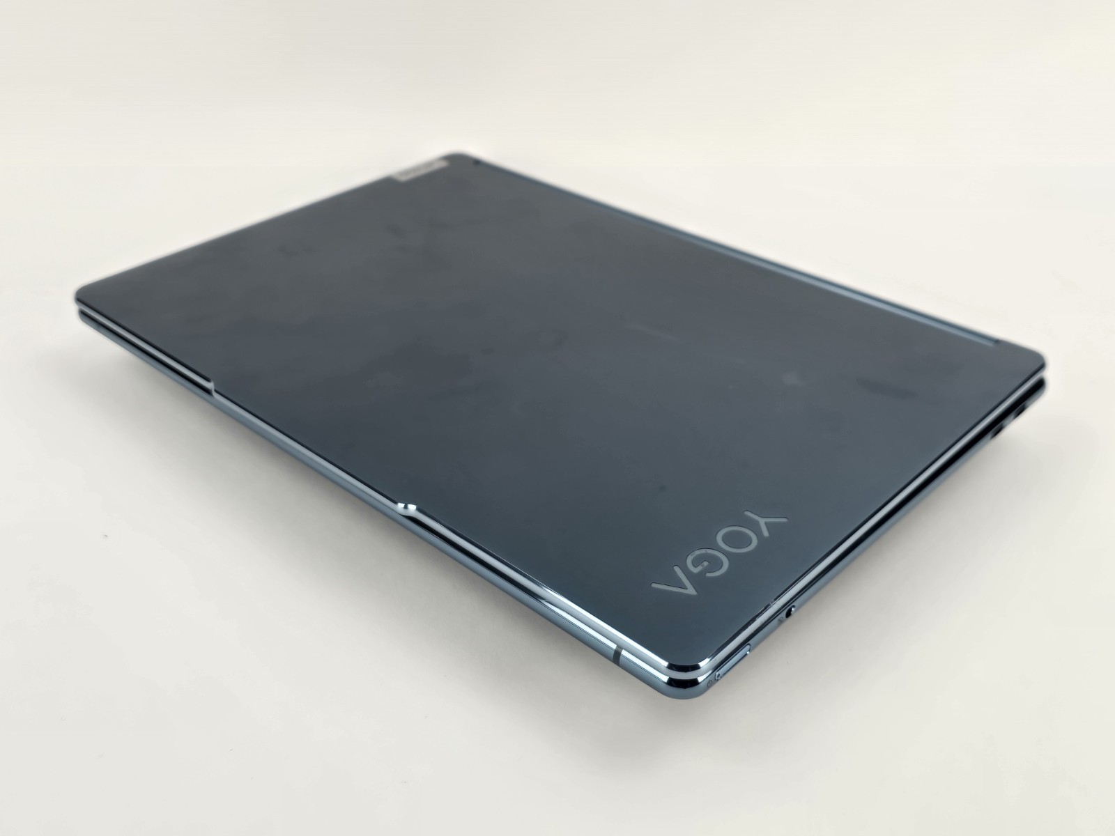 Lenovo Yoga Book 9i Dual 13.3″ 2.8K OLED Ultra 7 155U 16GB 1TB – Used – READ