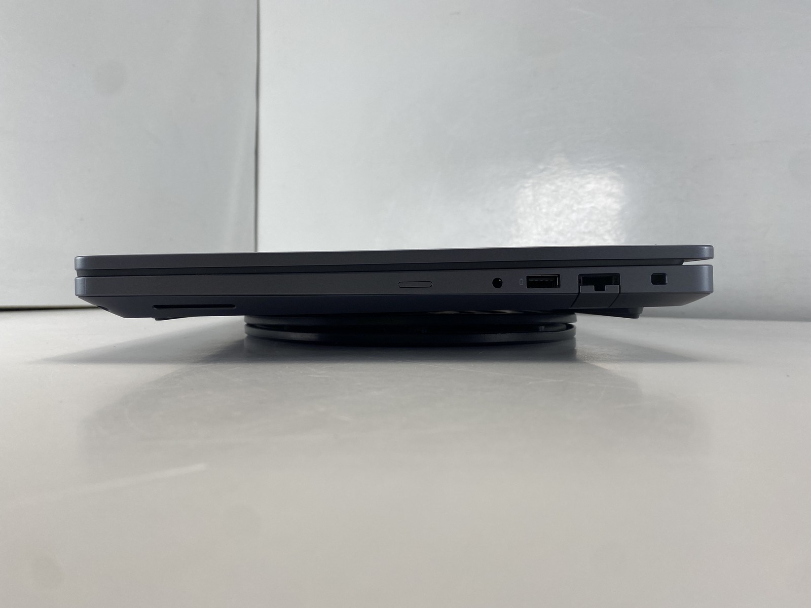 Dell Laptop Pro Max 16 MC16250 15.9″ Intel Core Ultra 5 235H 256GB -Gray