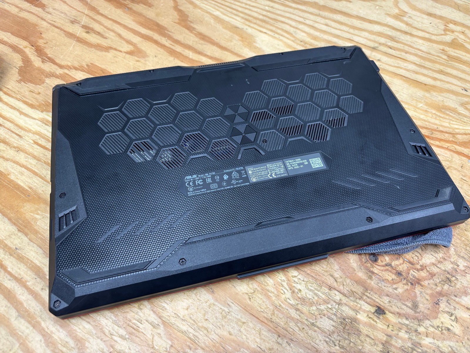 ASUS TUF Gaming A17 FA706IH 17.3″ FHD Ryzen 5 4600H 16GB 256GB GTX 1650 Win11