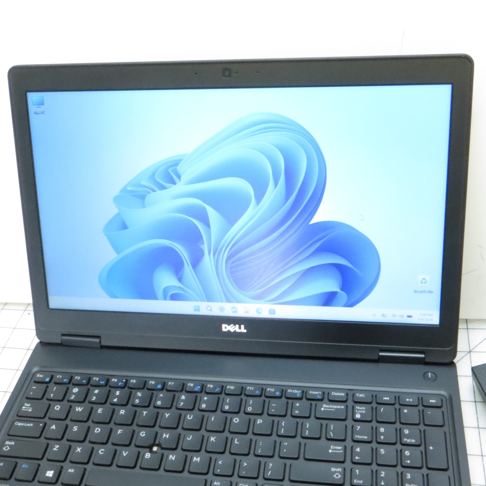 Dell Precision 3520 Intel i7 8GB RAM 256GB SSD 15.6″ Windows 11 Pro Laptop PC