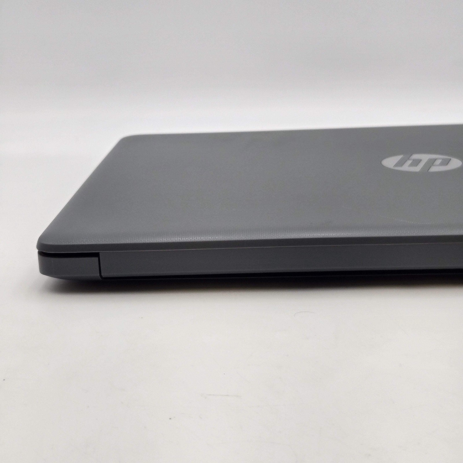 HP Laptop 15-da0046nr 15″ Touch Core i3 7th Gen 8GB RAM 1TB – For Parts *READ*