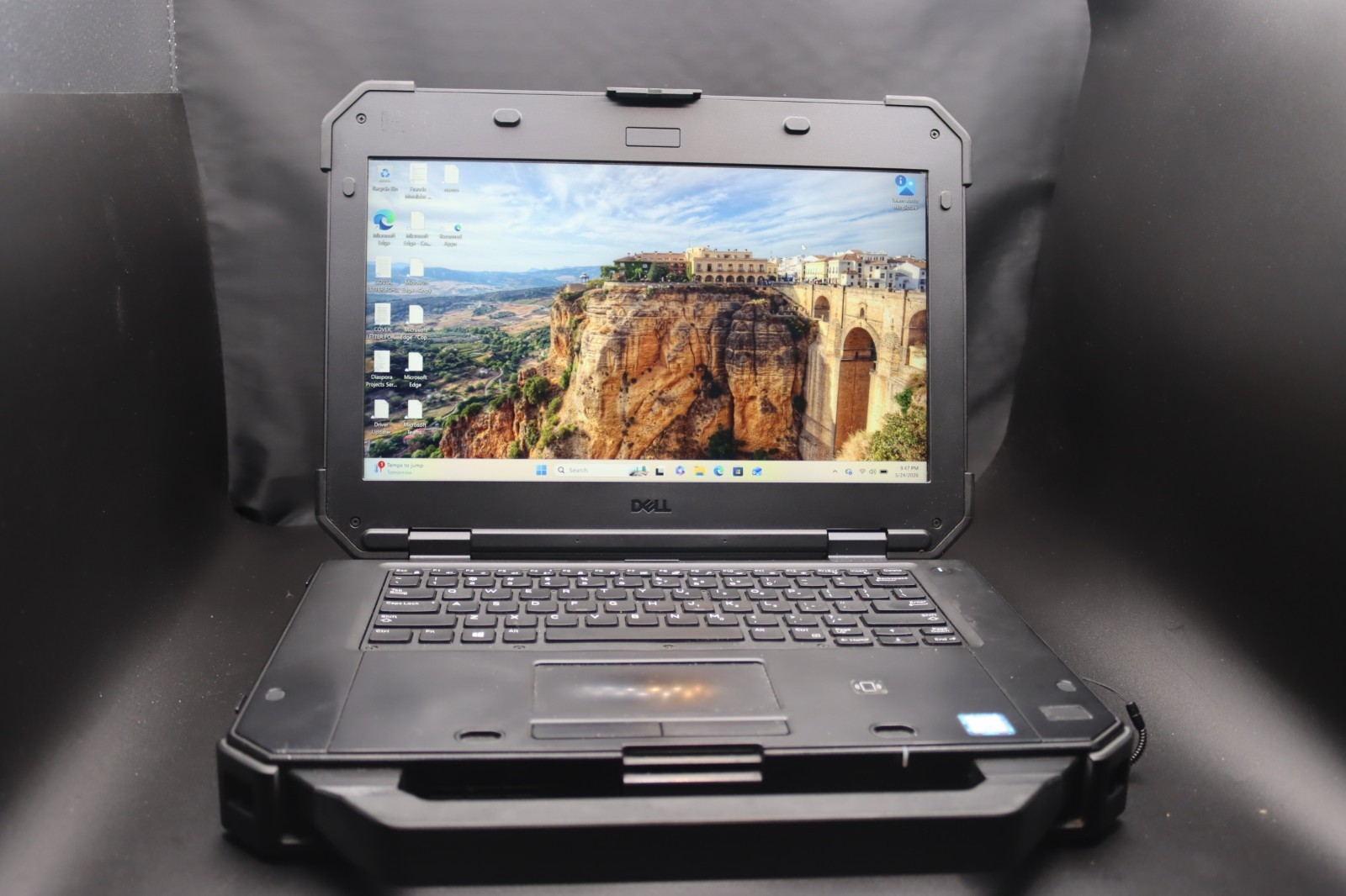 Dell Rugged Extreme 7424 14 inch (256GB Intel Core i5 8th Gen. 8GB) Cellular/LTE