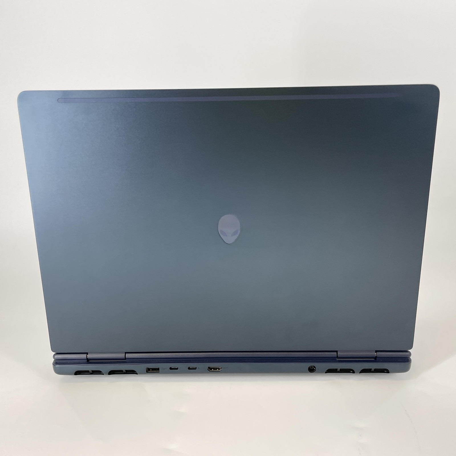 Dell Alienware 16X Aurora 240Hz QHD+ 2.7 GHz Ultra 9 275HX 32GB 1TB SSD RTX 5060