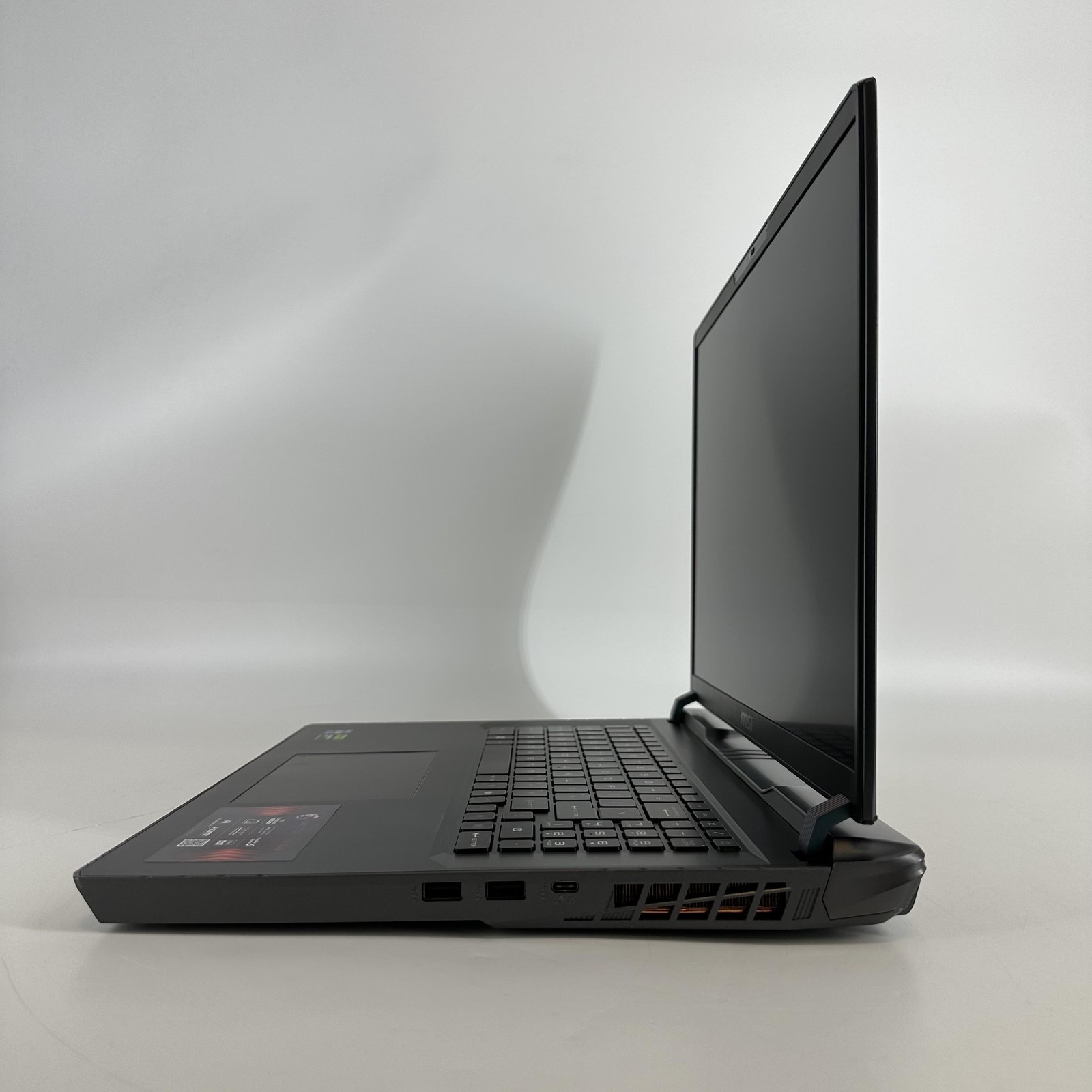 MSI Vector 17 HX 240Hz QHD+ 2.2 GHz i9-14900HX 32GB 1TB SSD RTX 4070 Excellent