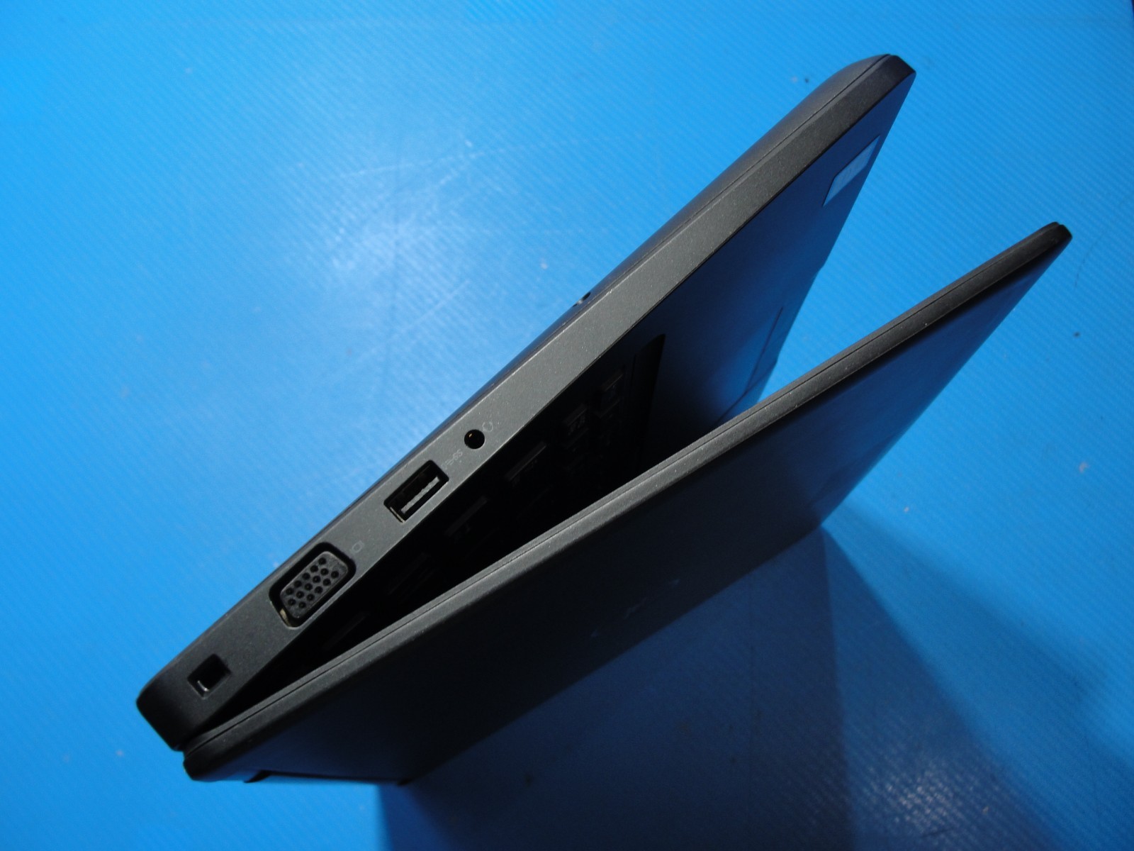 Dell Latitude 5490 14” Full HD i5-8250U 1.6GHz 8GB 256GB SSD Win11 Pro + Charger