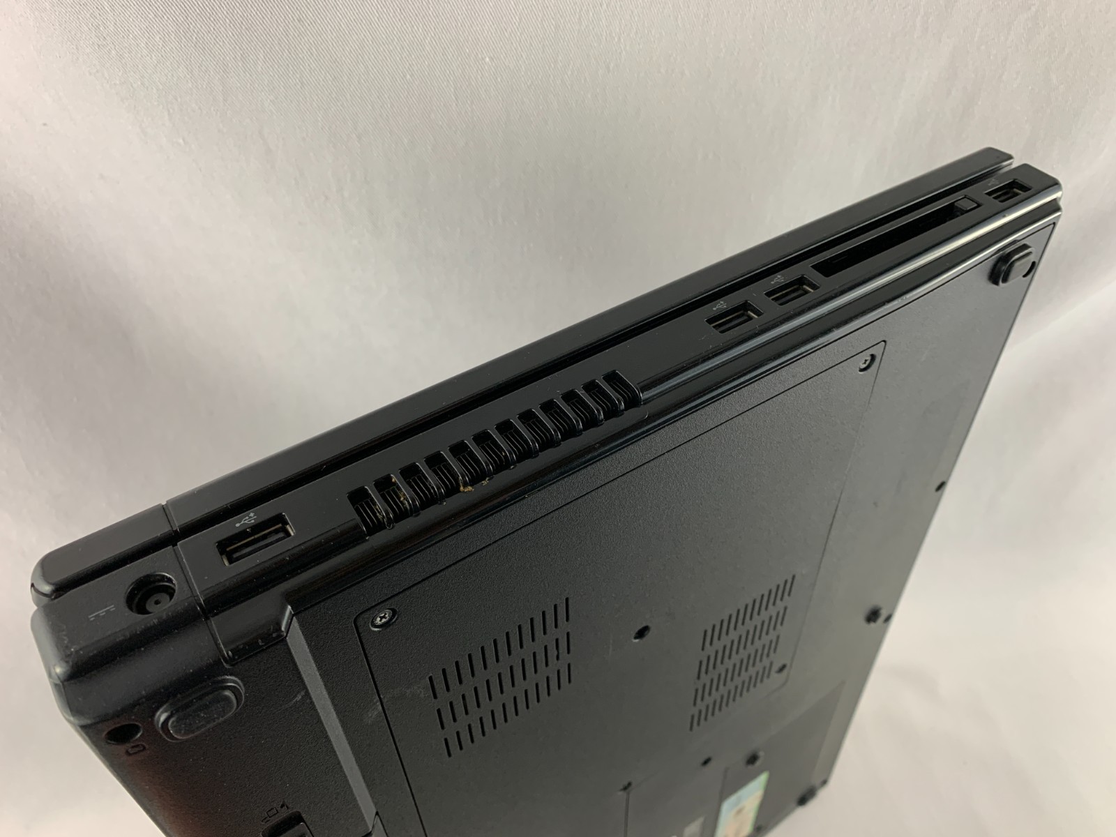 Dell Vostro 1720 Laptop, Intel Core 2 Duo 2.26GHz, 4GB RAM, 256GB SSD, Win7Pro