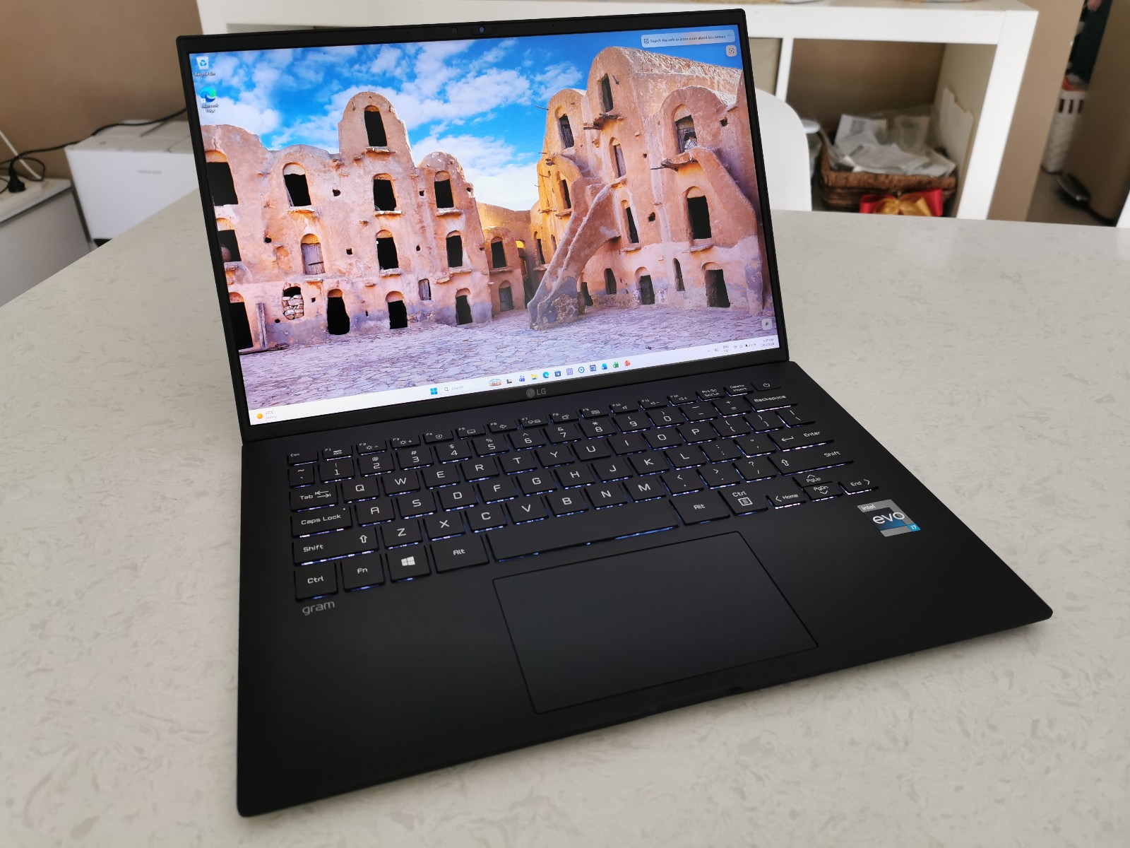 Unused LG Gram i7-1360P 16GB DDR5 512GB or 1-2TB SSD FHD+ 14″ Lightweight Laptop