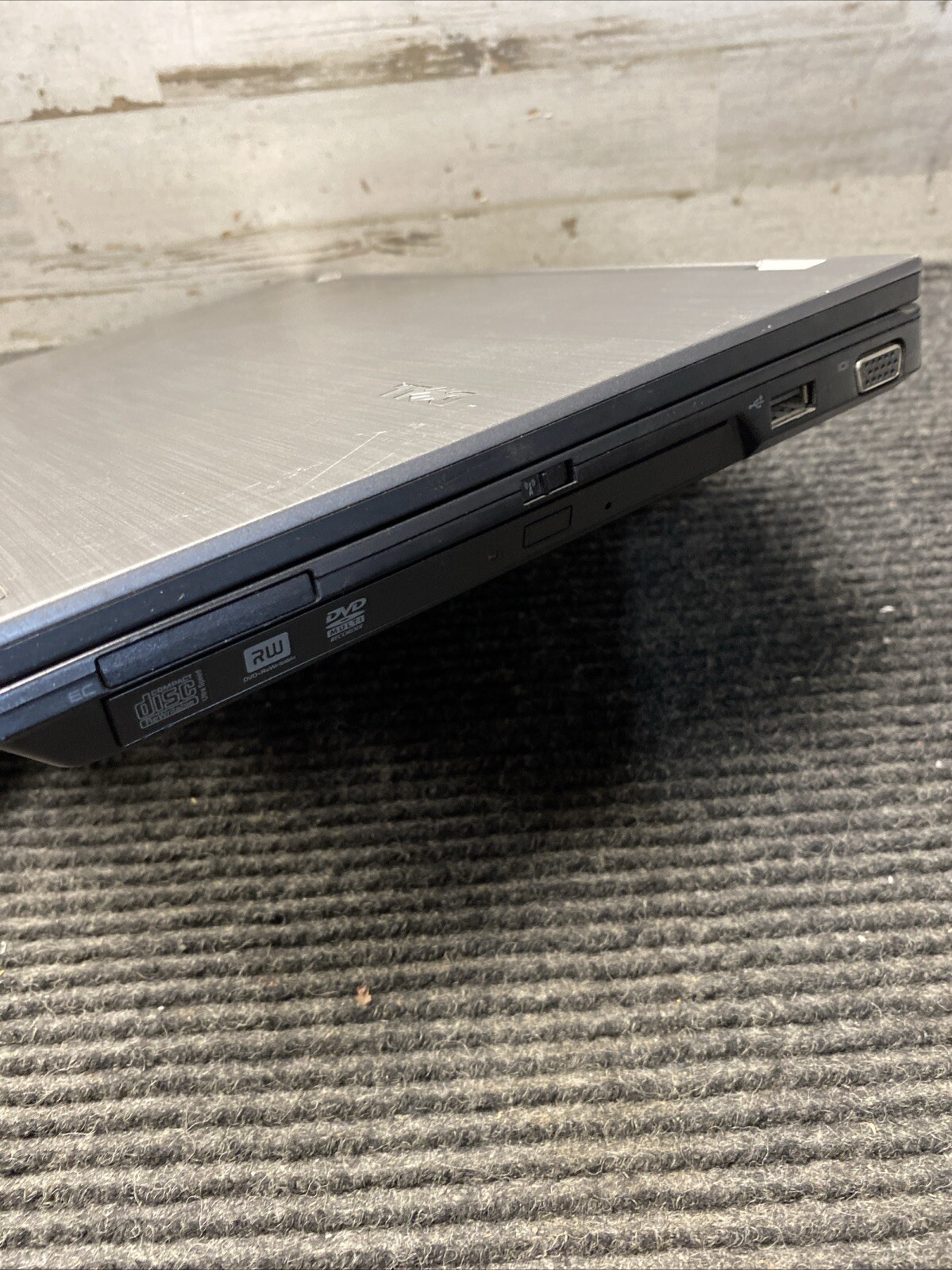 *PARTS* Dell Latitude E4310 Laptop Intel i5-540M 2.53GHz 4GB RAM No HDD/OS