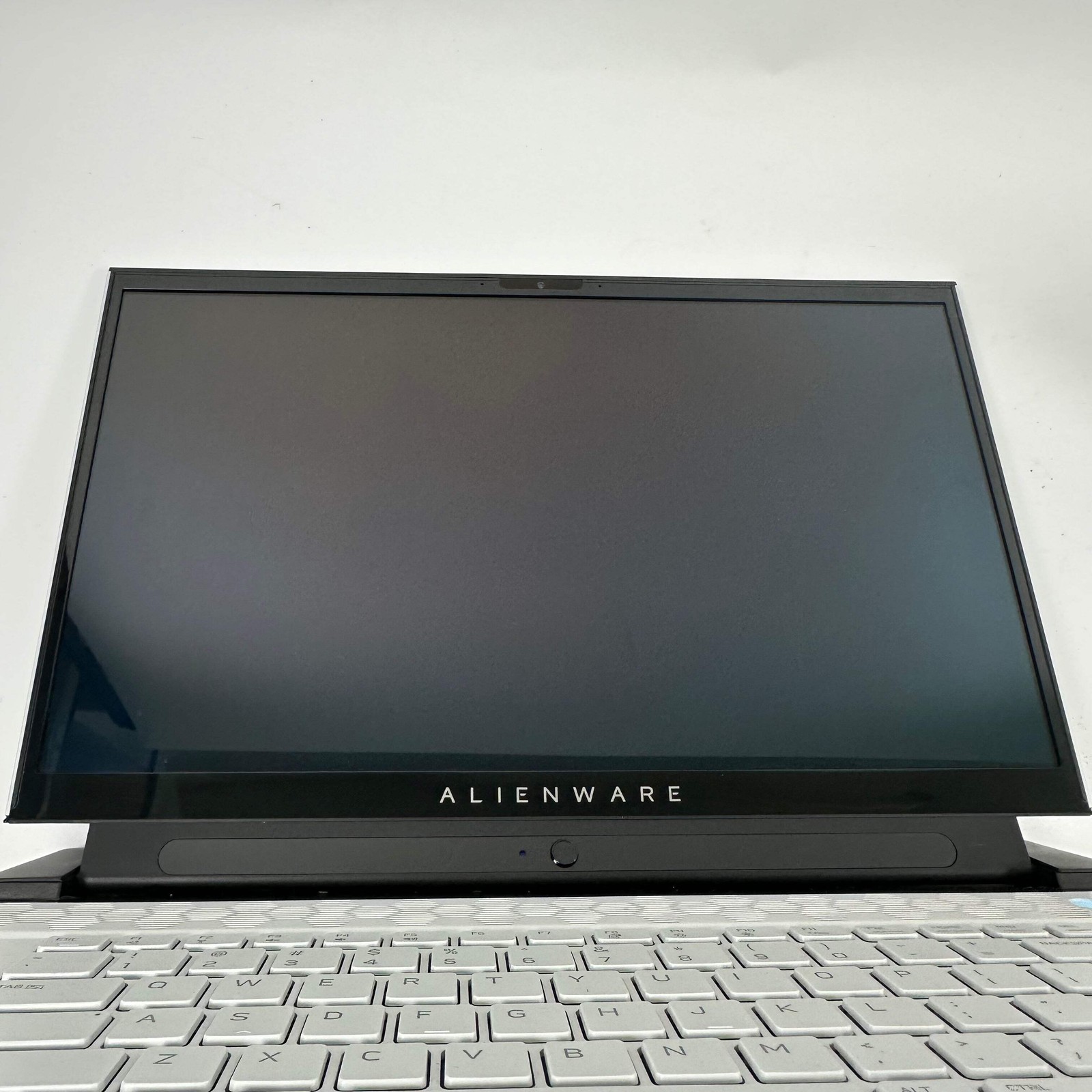 Alienware M15 15.6″ i9-10980HK 2.4GHz 32GB RAM 1.5TB SSD GeForce RTX 3080