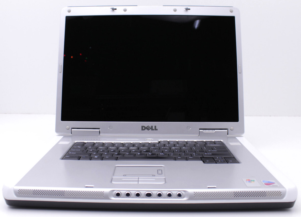 Dell Inspiron 9300 17.3″ Intel Pentium M 100GB 2GB Retro Gaming Win XP Pro