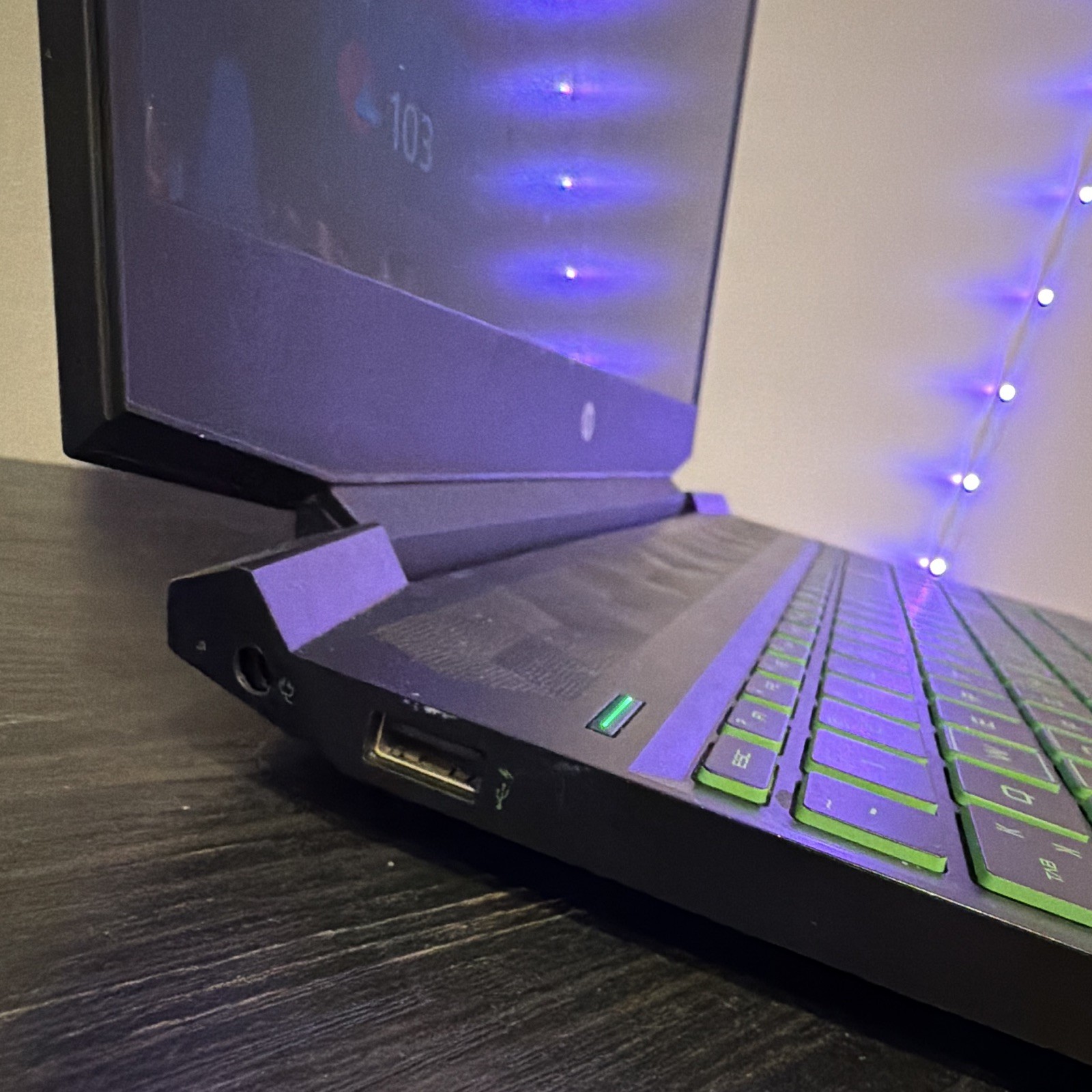 HP Pavilion Gaming 15.6″ Ryzen 5 3550H 8GB 256GB SSD GTX 1050 Win 11