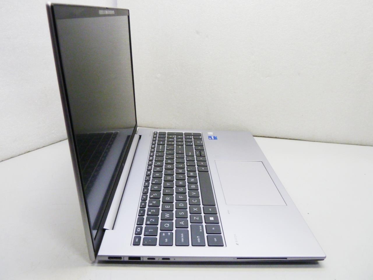 HP ZBook Firely 16″ G10 | Intel 13th Gen i7-1360P | NO RAM / SSD / BATT