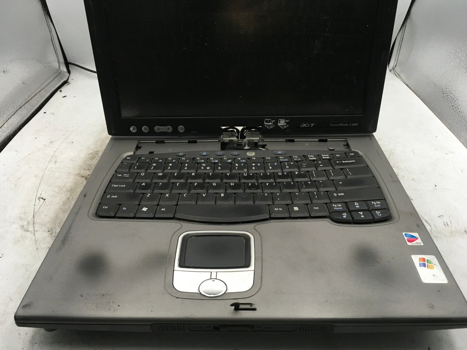 ACER TRAVELMATE C300 – FOR PARTS/REPAIR – INTEL CENTRINO – NO RAM – READ DESC-BB