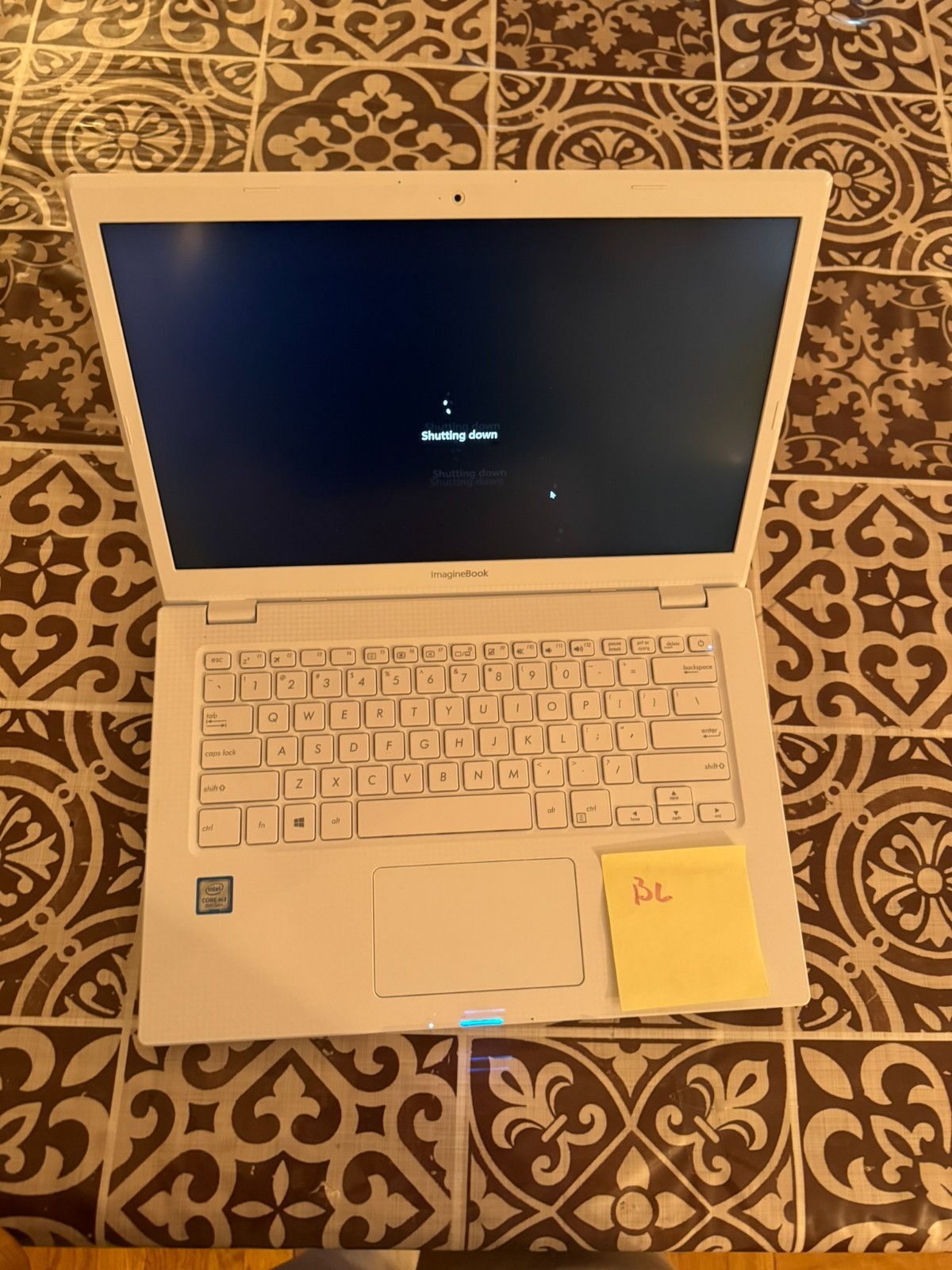 ASUS VivoBook MJ401TA m3-8100Y 4GB 120GB SSD Win10 w/ Charger