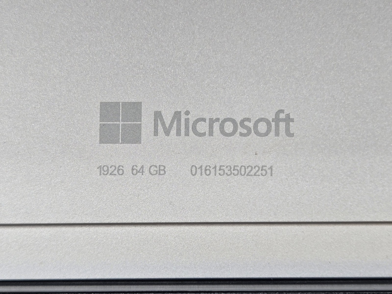 Microsoft Surface Go 2 2-in-1 10″ FHD+ Touch M3-8100Y 64GB SSD 4GB W11P *READ*