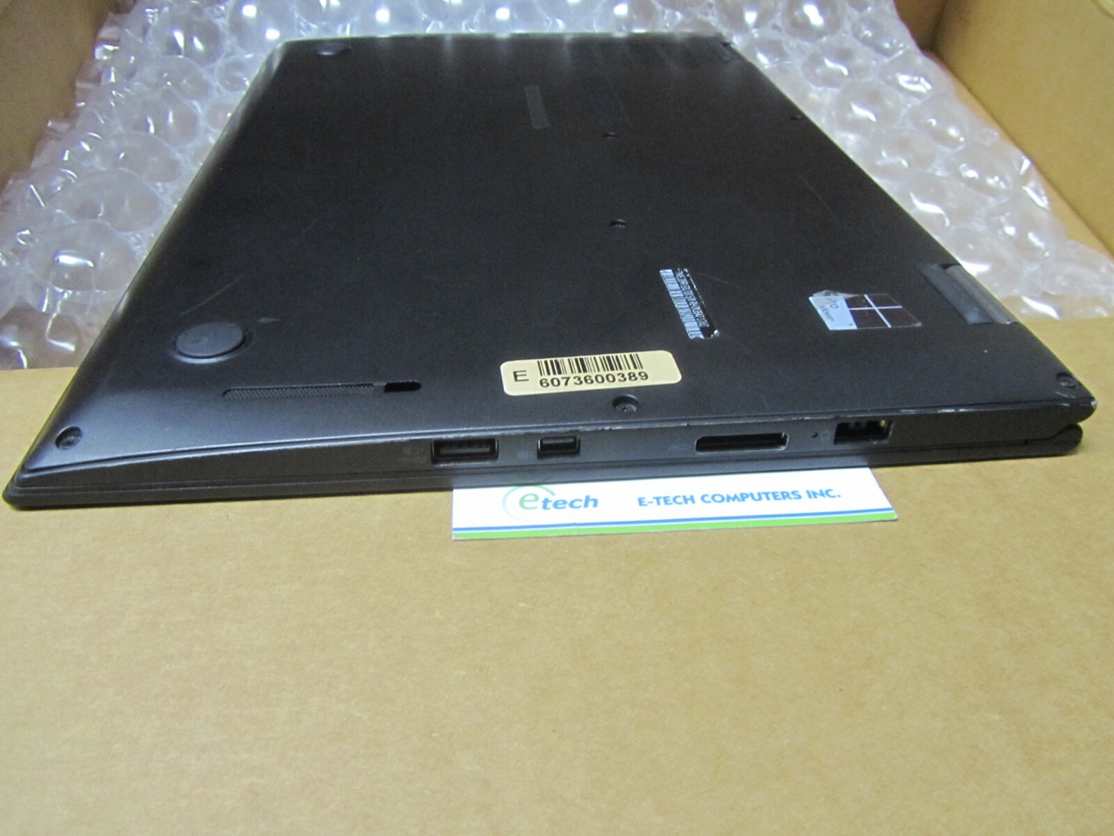 20FRS0L700 ThinkPad X1 Yoga i5-6300U 8GB RAM 256GB SSD, 14″ WQHD 2560×1440 Touch
