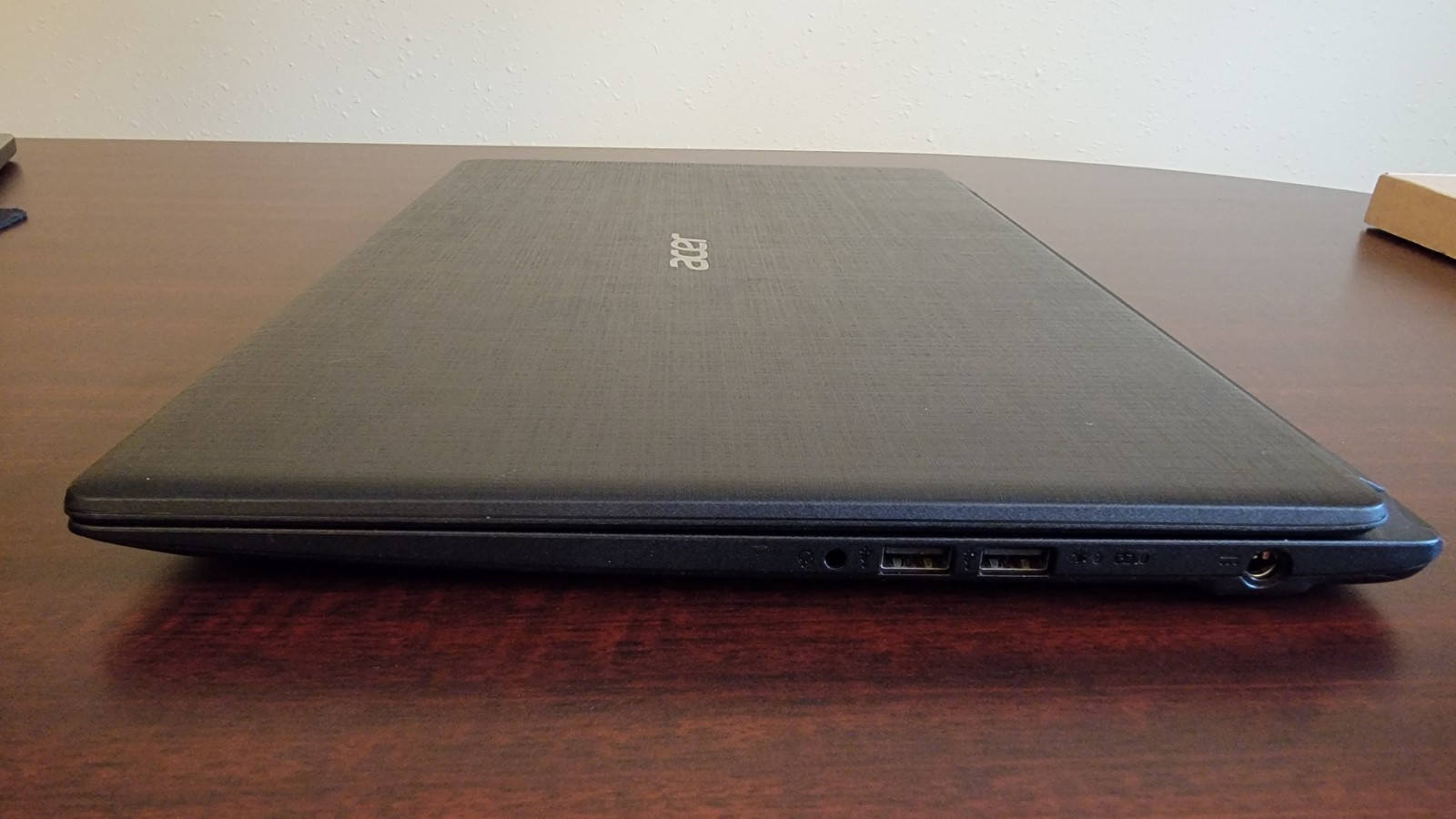 Acer Aspire 3 15.6″ – 6gb RAM – 1TB HDD – New Battery, Mint Condition!