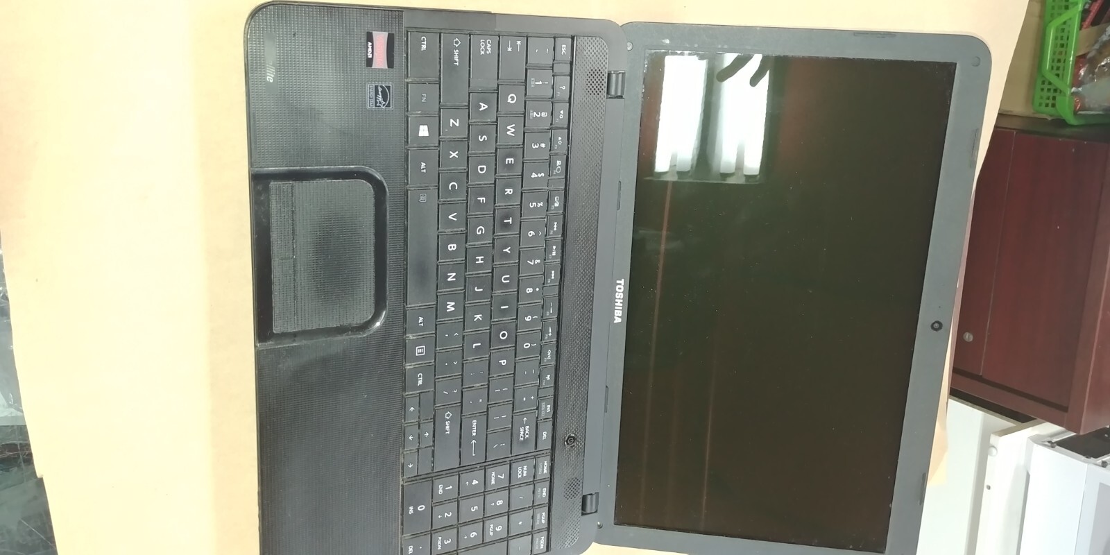 Toshiba c855D-S5105 AMD Vision INCOMPLETE FOR PARTS