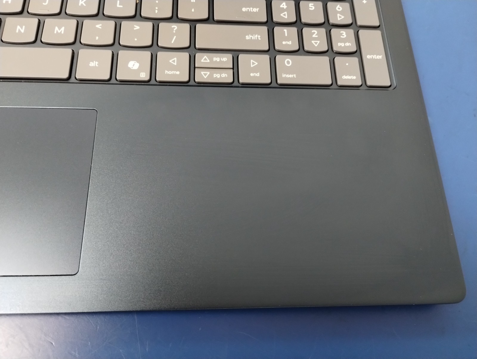 Lenovo IdeaPad Slim 5 16AKP10, AMD Ryzen AI 7 350, 2.00 GHz 16 GB RAM, 1 TB NVMe