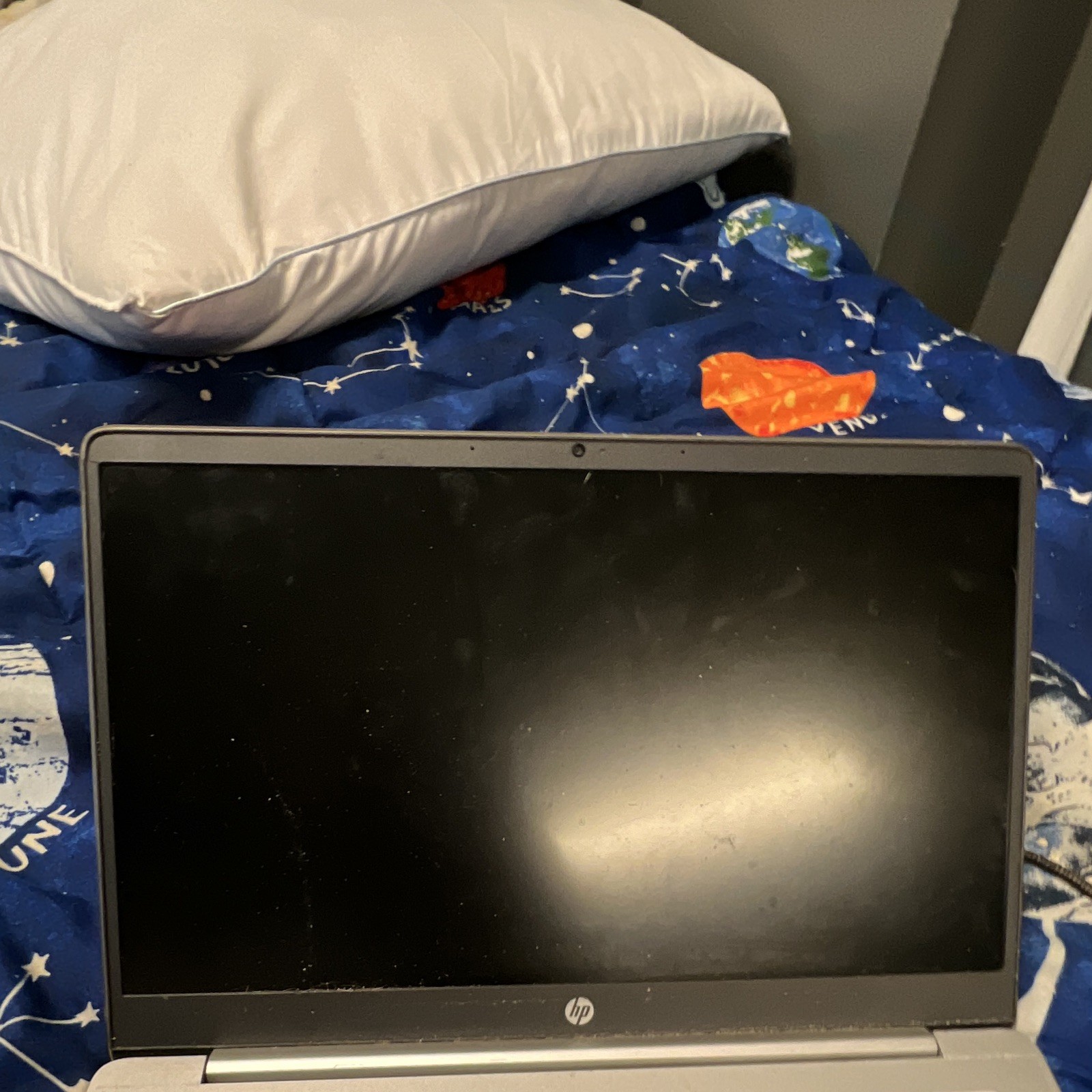 HP Chromebook 14in Silver Intel Pentium Silver 4GB 32GB eMMC Chrome OS