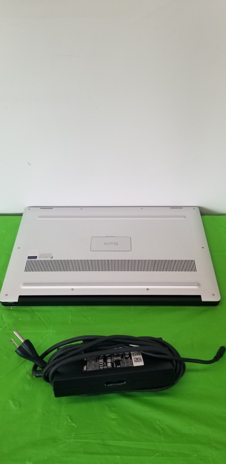 Dell XPS 15 9570, Intel Core i7-8750H @ 2.2GHz, 32GB RAM, 512GB SSD,WIN 11 Pro,
