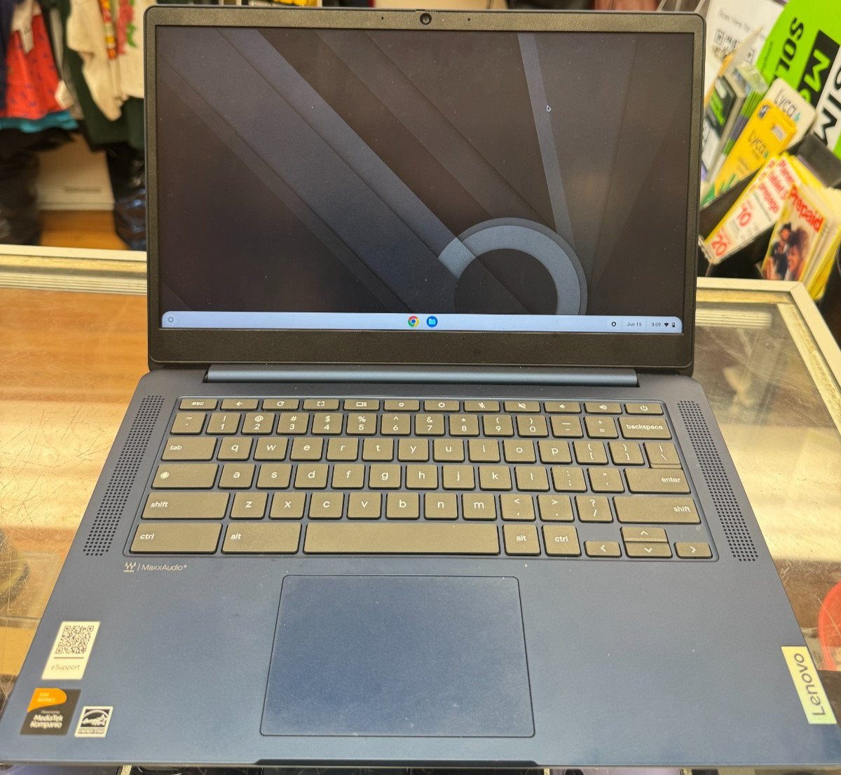 Lenovo IP Slim 3 Chrome 14M868 Chromebook – 14″ FHD Touchscreen