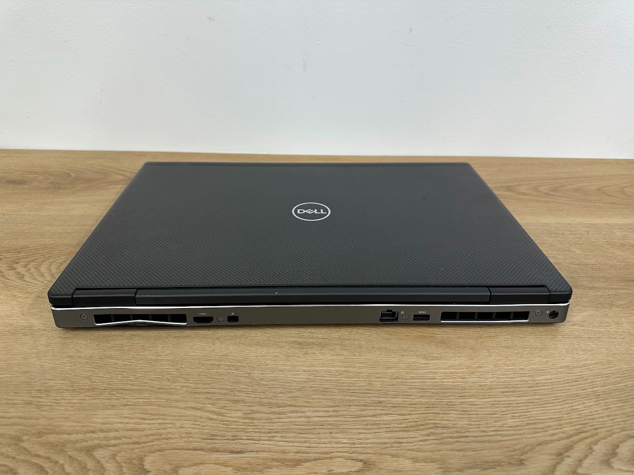 Dell Precision 7730 Xeon E-2186M 32GB DDR4 Intel UHD P630 512GB SSD 2018