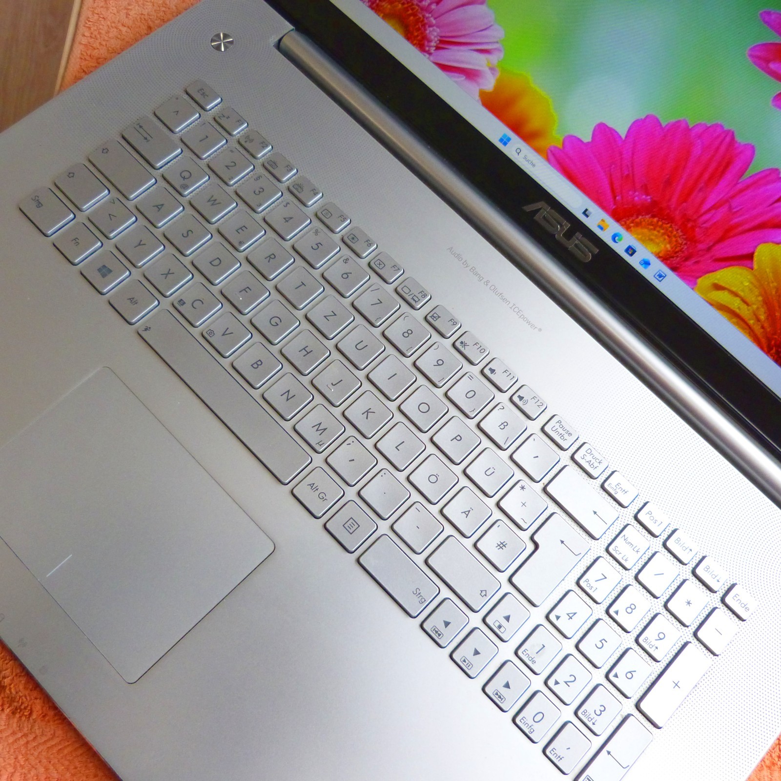 Asus N750 VivoBook Premium METAL 17″ FULLHD BLURAY l SSD Windows 11 QUAD i7