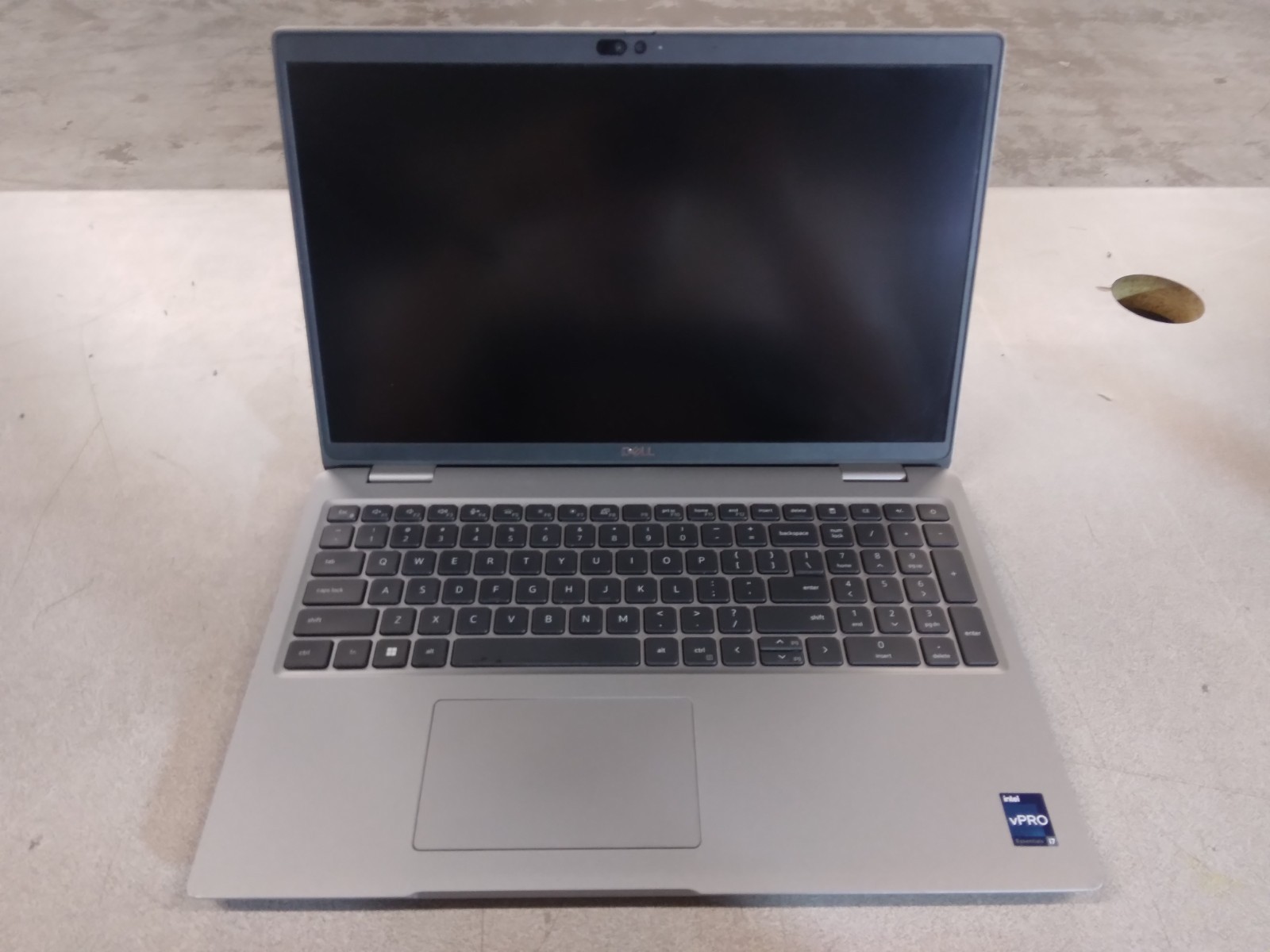 Dell*Latitude*5540*Intel*i7-1355U*256GB*NVMe*16GB*DDR4*Intel*UHD*Graphics*No*OS
