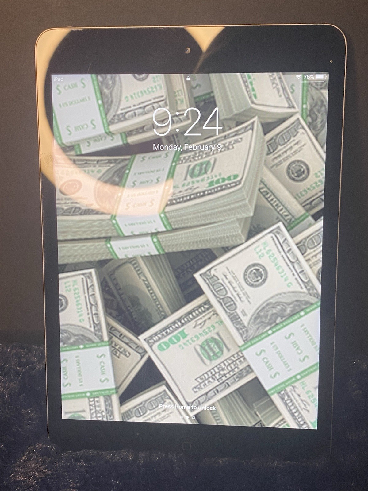 iPad Mini 2 Model Number ME277LL/A Wi-Fi Great Condition Tested Case included