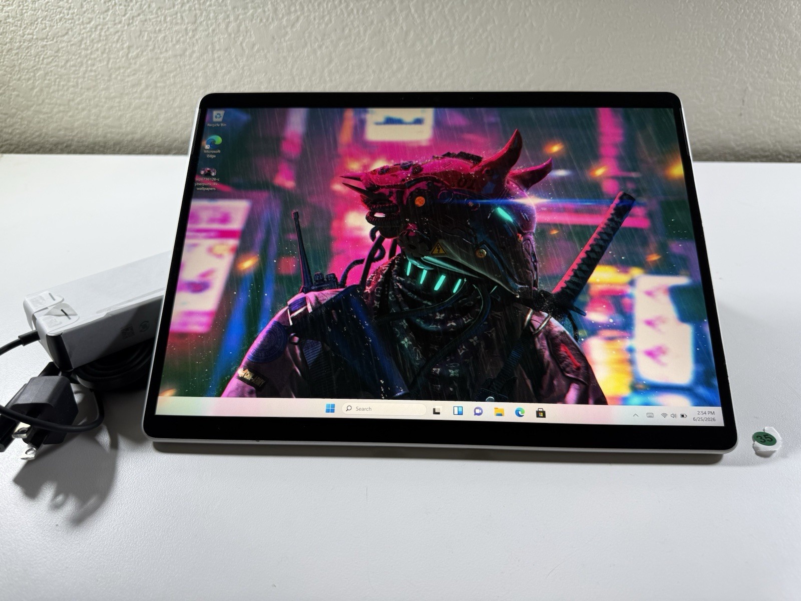 Microsoft Surface Pro 8 (1982) i5-1145G7 – 16GB RAM – 256GB 120Hz – Win 11 Pro