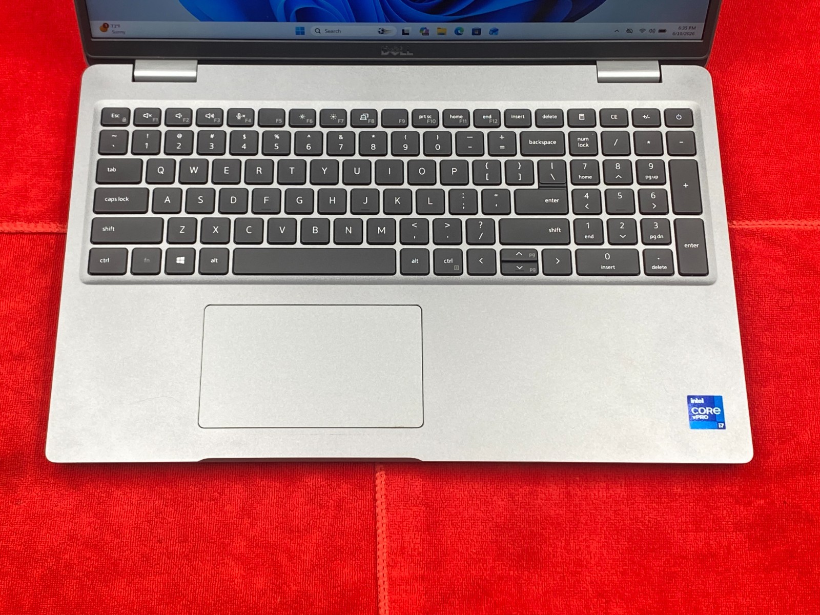 DELL LATITUDE 5520 15″ i7-1185G7 8GB RAM 256 GB SSD WINDOWS 11 BATTERY 80% NO AC