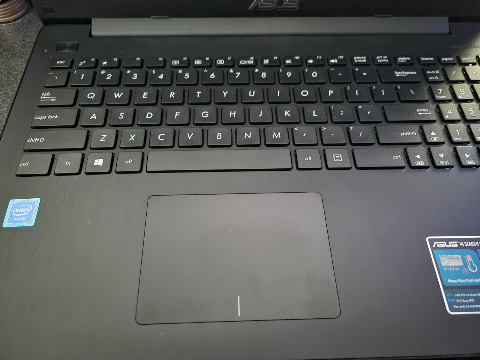 Asus R515m Laptop + Docking Station