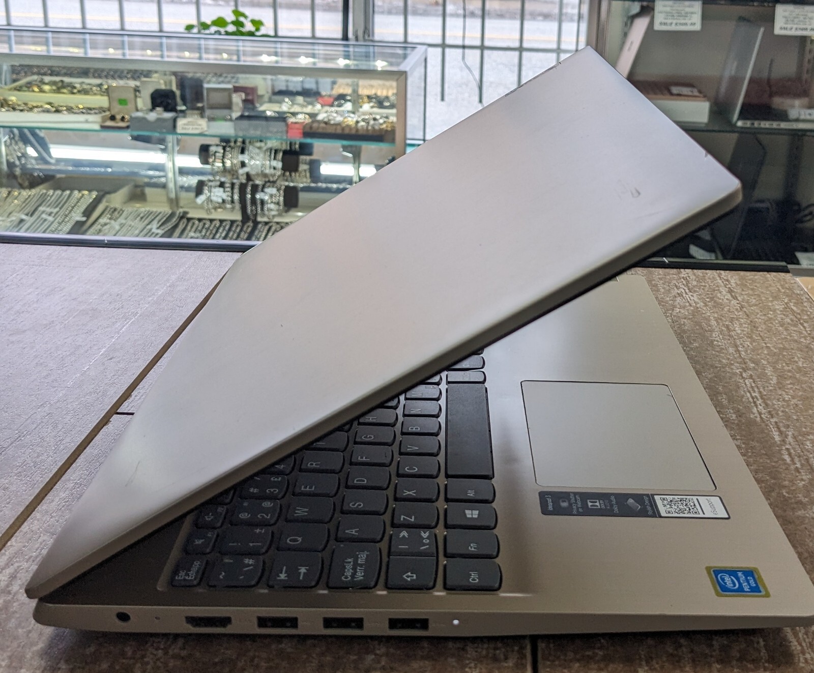 Lenovo IdeaPad 3 15IML05 15.6″ Intel Pentium 6405U, 1TB HDD, 8GB Ram,Windows 10