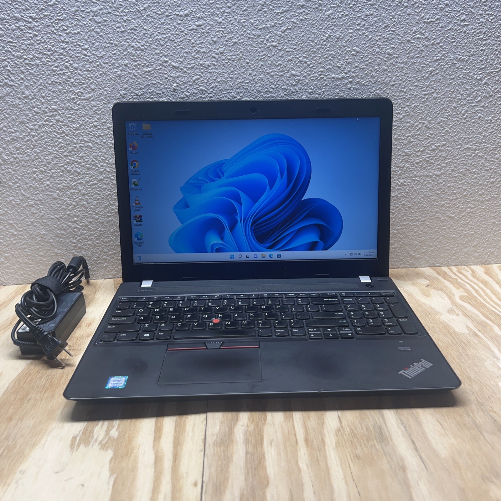 LENOVO THINKPAD E570 15.6″ Intel Core i5-7200U 2.50GHz 8GBRAM -256GBSSD