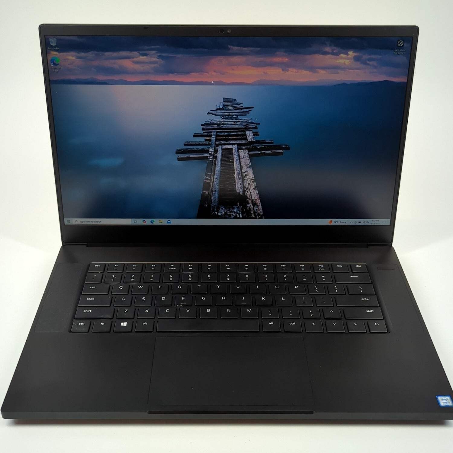 Razer Blade 15 RZ09-02705 i7-8750H 16GB RAM 512GB SSD GeForce GTX 1060 Max-Q