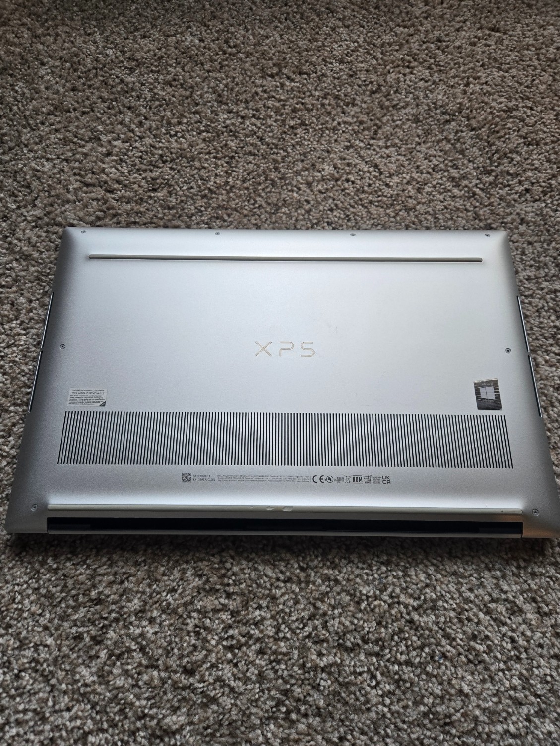 Dell XPS 15 9510 i7-11800H 32GB RAM 512GB SSD UHD+ Touch RTX 3050