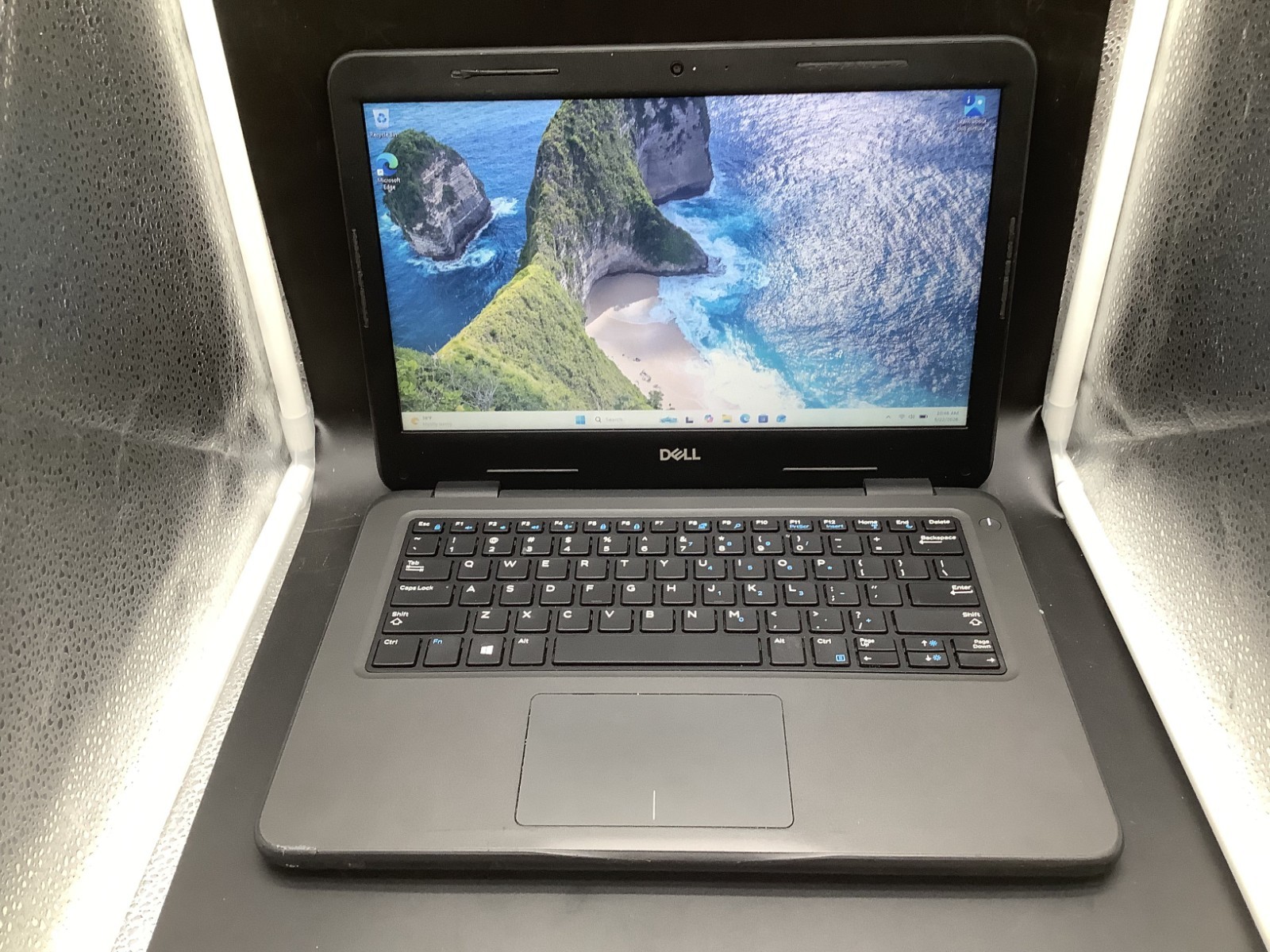Dell Latitude 3330 13.3 Intel Celeron 3865@1.8Ghz 4GB 128GB SSD Windows 11 Pro
