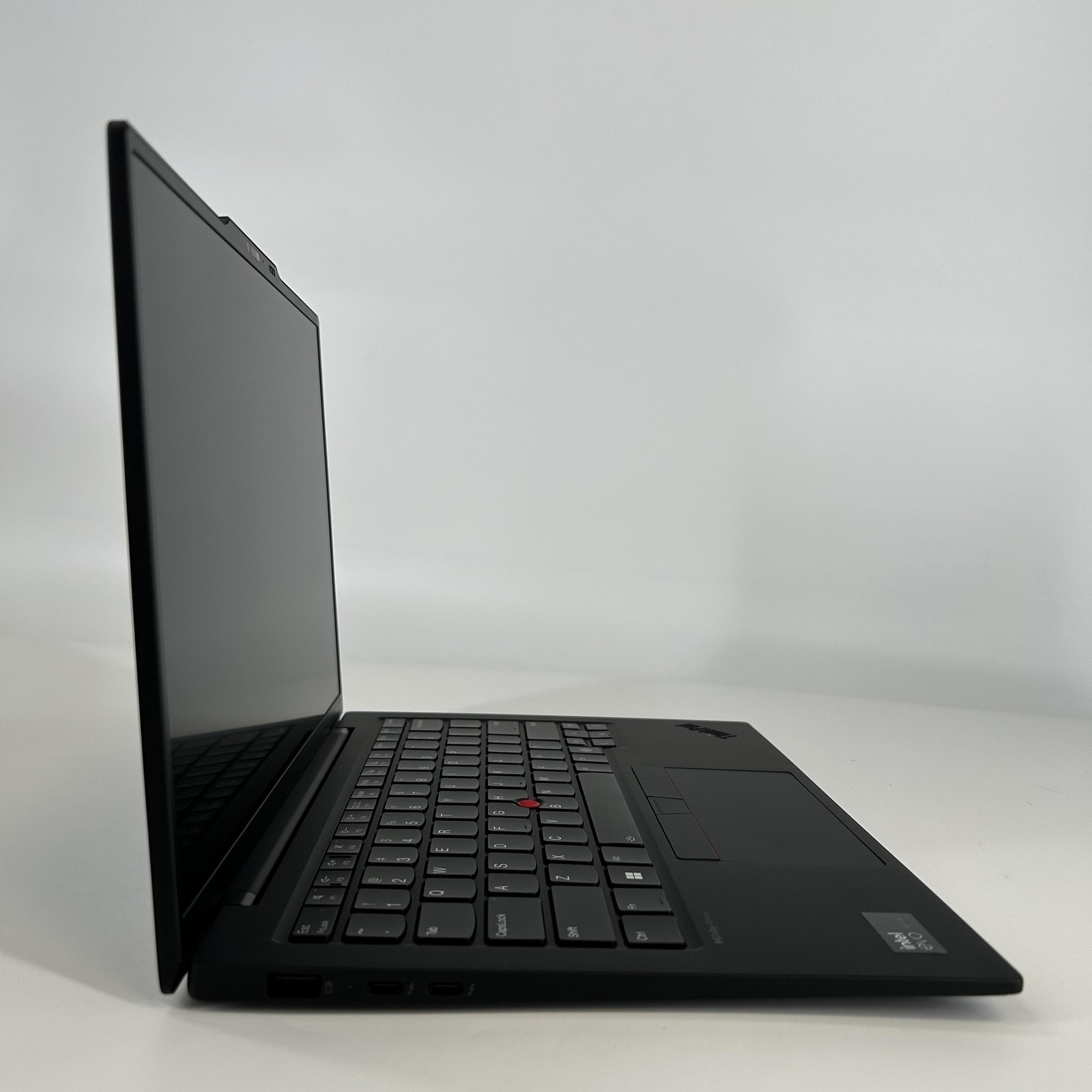 Lenovo ThinkPad X1 Carbon Gen 12 14 FHD+ 1.7 GHz Ultra 7 155U 32GB 512GB SSD