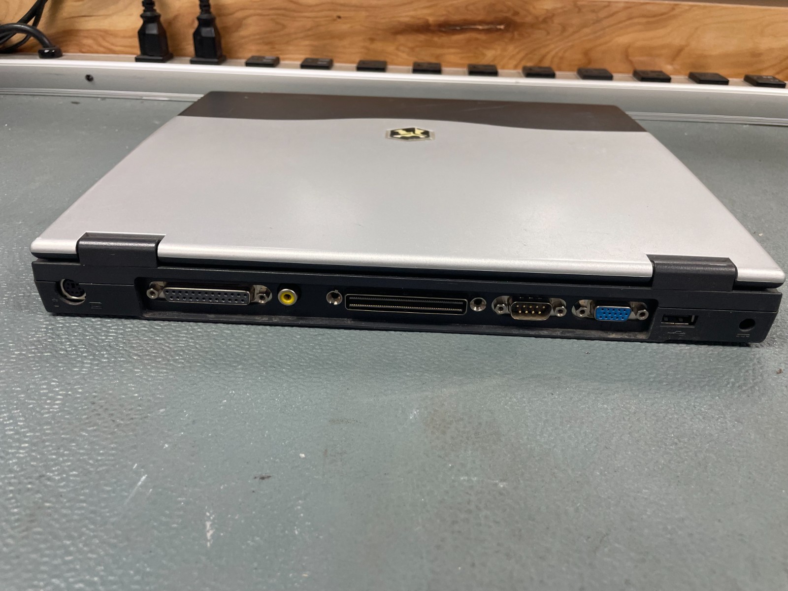 Gateway Solo 5300 | Intel Pentium III@650 | 640kb Ram | 10gb HDD | Win 98