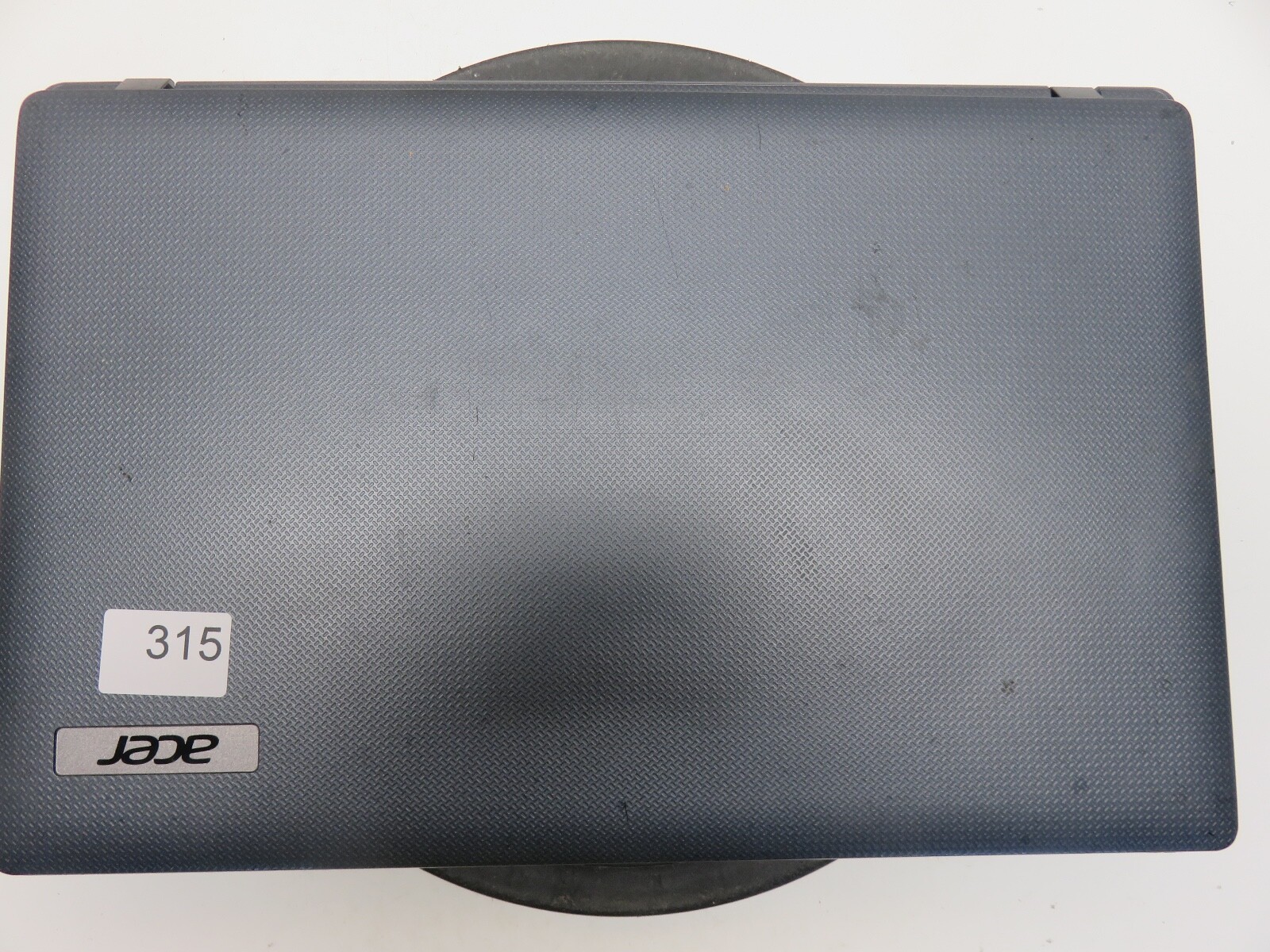 Acer Aspire 5733Z-4851 Laptop Intel Pentium P6200 2GB No HD/Batt – Broken Hinges