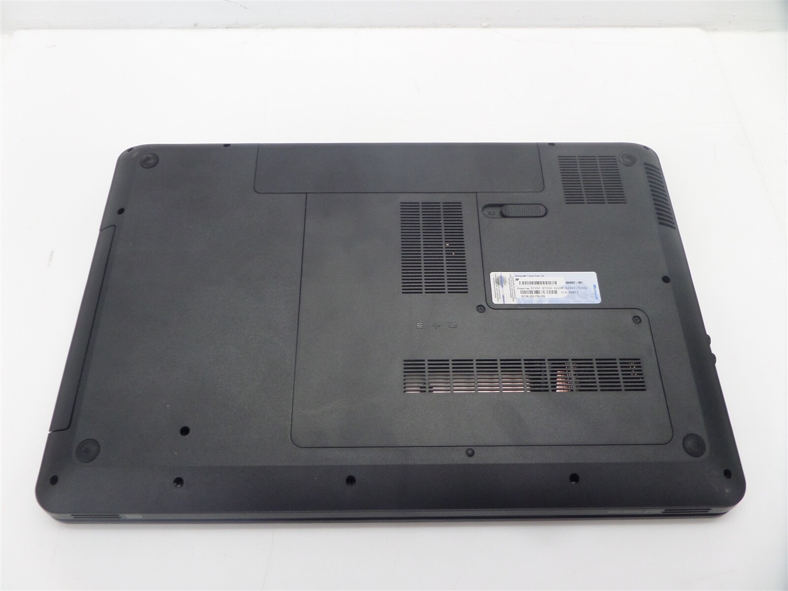 HP Pavillion g7-1340dx 17.3″ Laptop w/ i3-2350M 2.3GHz CPU 4GB RAM – No HDD