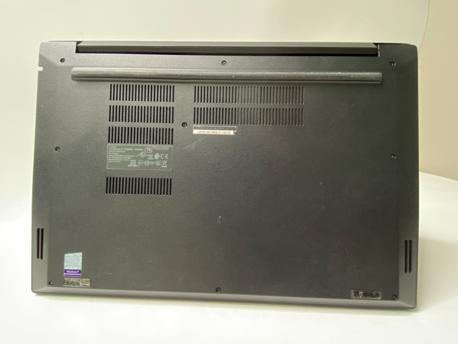 Lenovo ThinkPad E595 Ryzen 5 3500U 4GB DDR4 No OS/SSD – Damaged Screen – PARTS