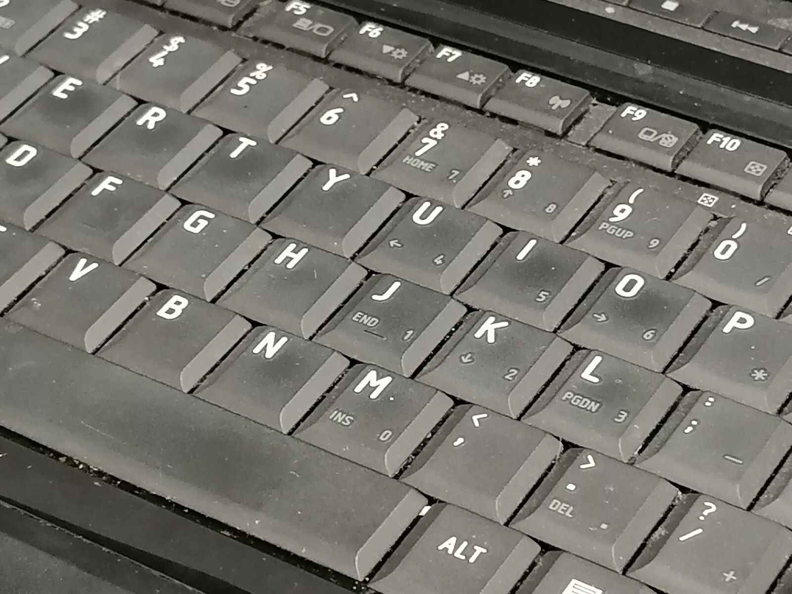 FOR PARTS 15.4″ Toshiba Satellite L305-S5902 (Dual-Core T3200/2 GB RAM/NO HDD)